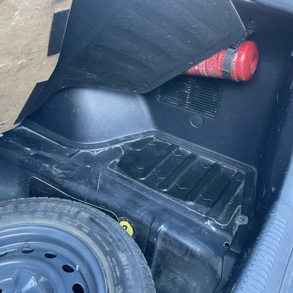 Mitsubishi Carisma 1998 - 9