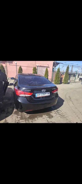 Hyundai Elantra 2013