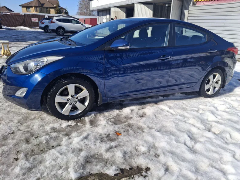 Hyundai Elantra 2012