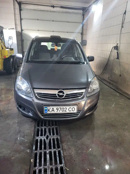 Opel Zafira 2011 - 10
