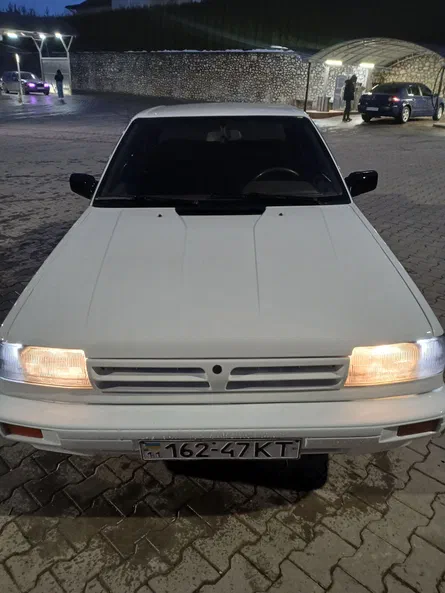 Nissan Bluebird 1990