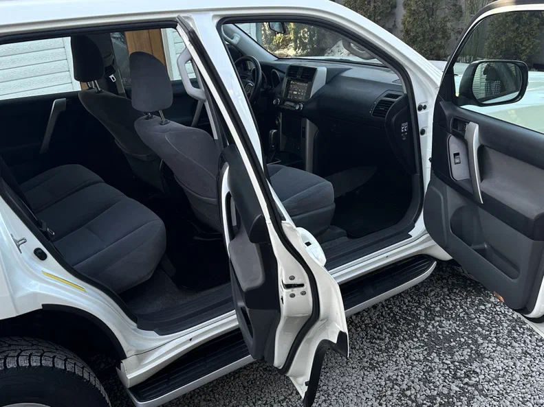 Toyota Land Cruiser Prado 2010 - 9