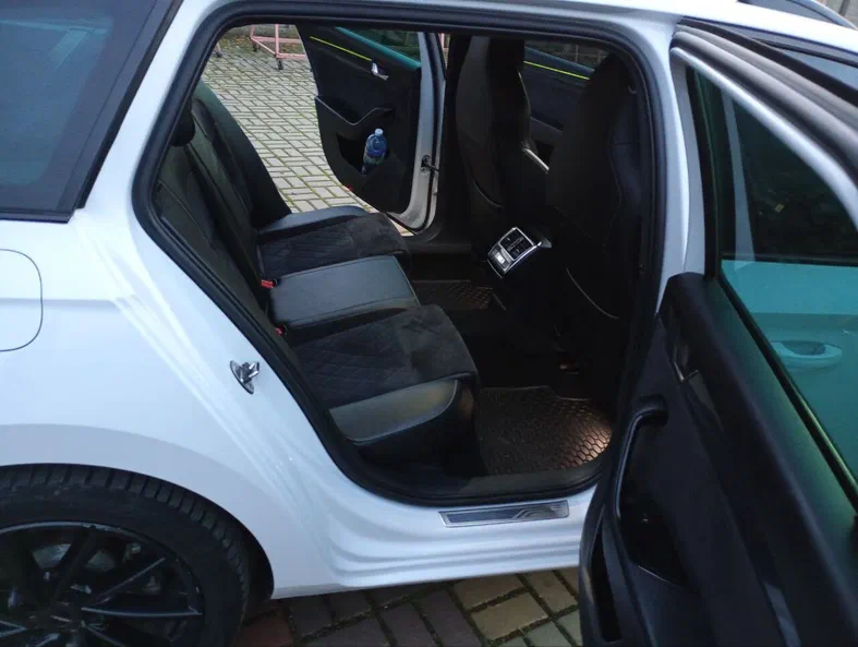 Skoda Superb 2019 - 11