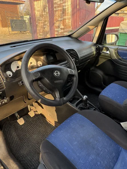 Opel Zafira 2000 - 8