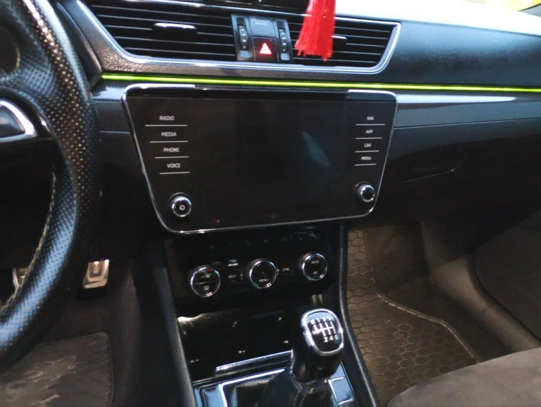 Skoda Superb 2019 - 8