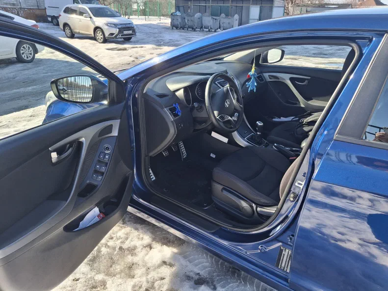 Hyundai Elantra 2012 - 10