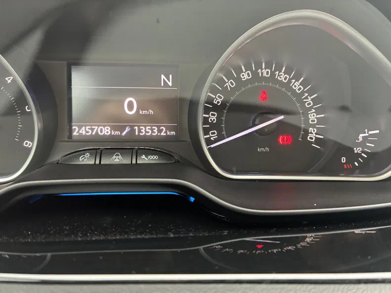 Peugeot 208 2013 - 7