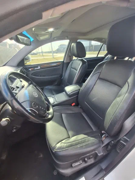 Hyundai Genesis 2012