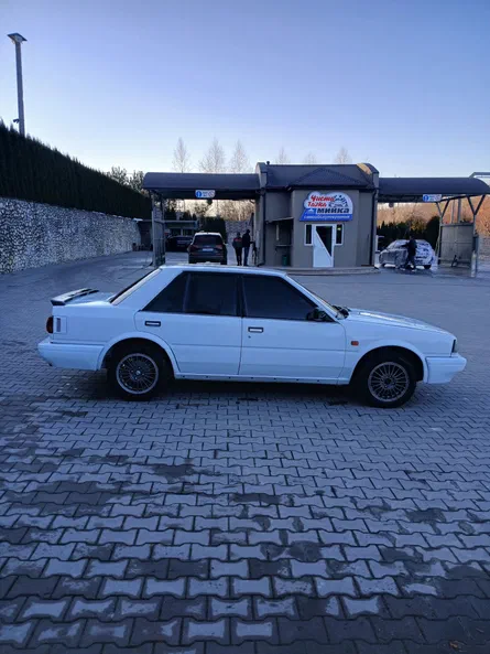 Nissan Bluebird 1990