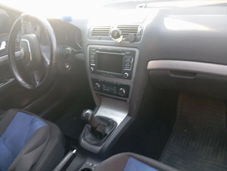 Skoda Octavia 2010 - 8