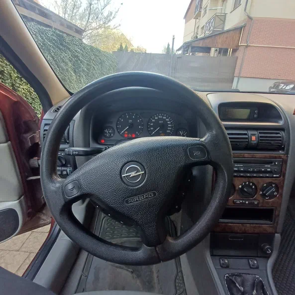 Opel Astra 2000 - 5