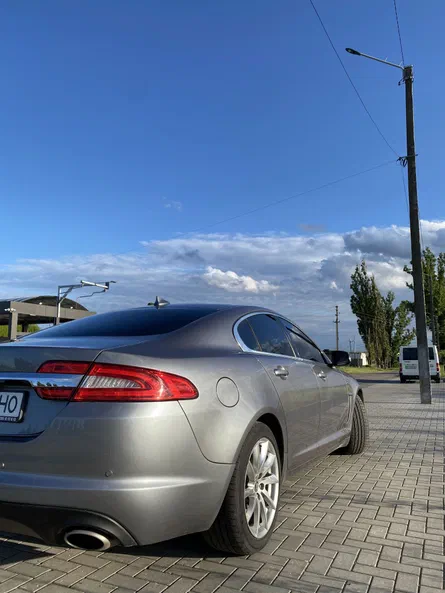 Jaguar XF 2013