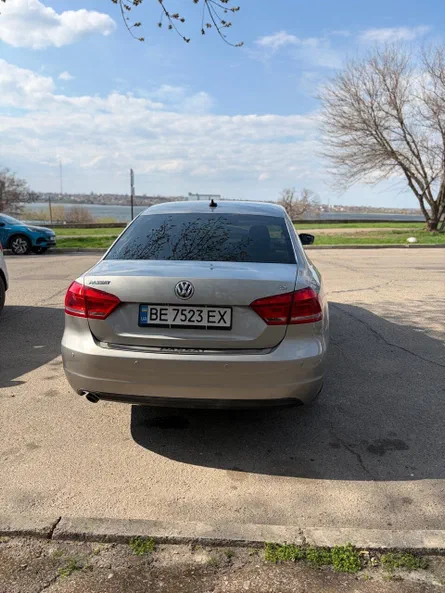 Volkswagen Passat 2012 - 10