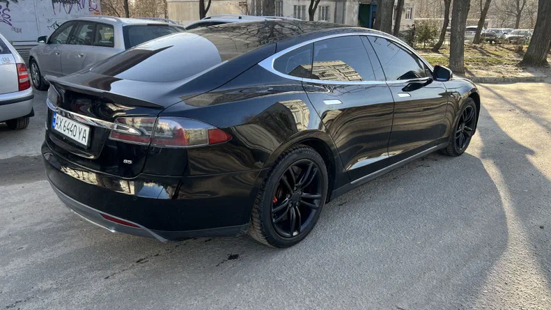 Tesla Model S 2014 - 10