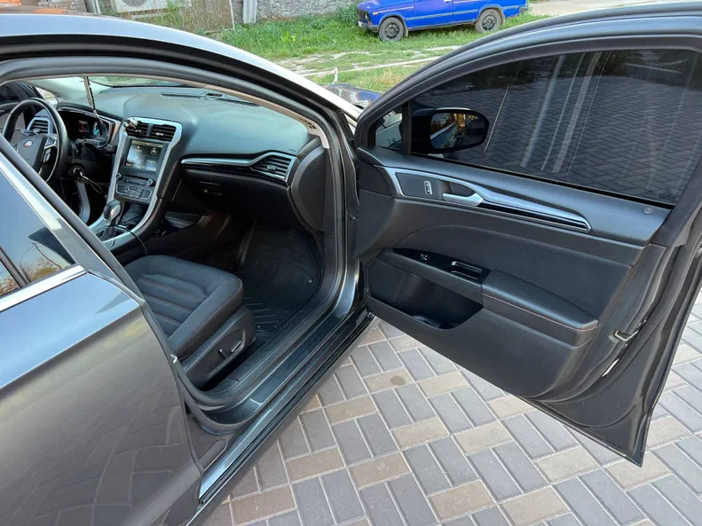 Ford Fusion (North America) 2016 - 10