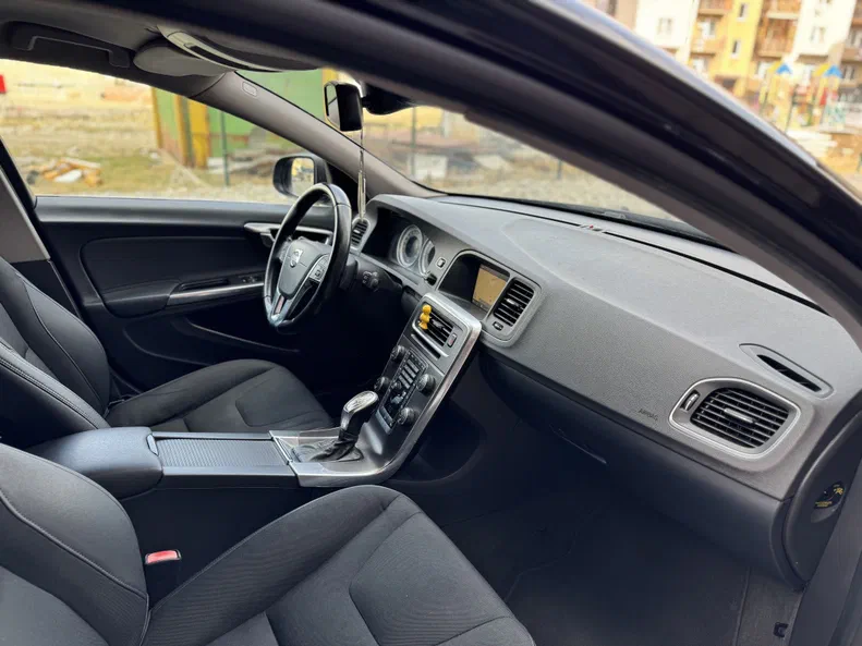 Volvo V60 2013 - 24