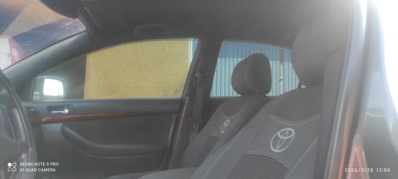 Toyota Avensis 2004 - 6