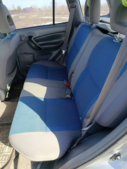 Toyota RAV4 2001 - 9