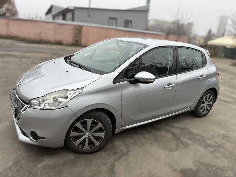 Peugeot 208 2013