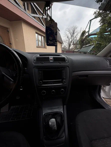 Skoda Octavia 2012 - 6