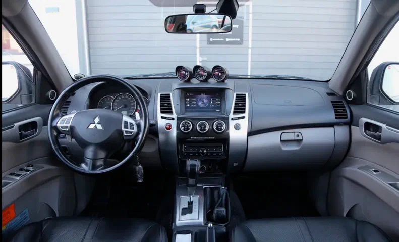 Mitsubishi Pajero Sport 2011 - 9