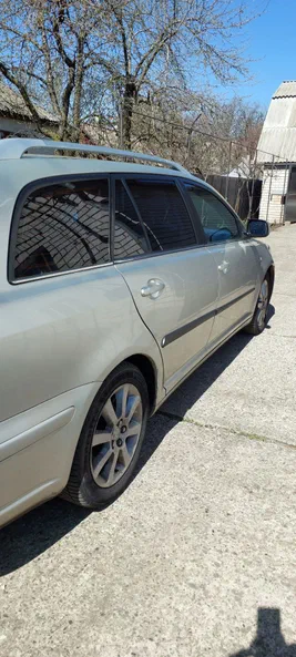 Toyota Avensis 2004