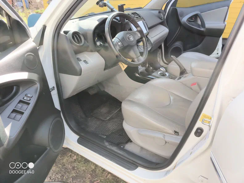 Toyota RAV4 2014 - 8