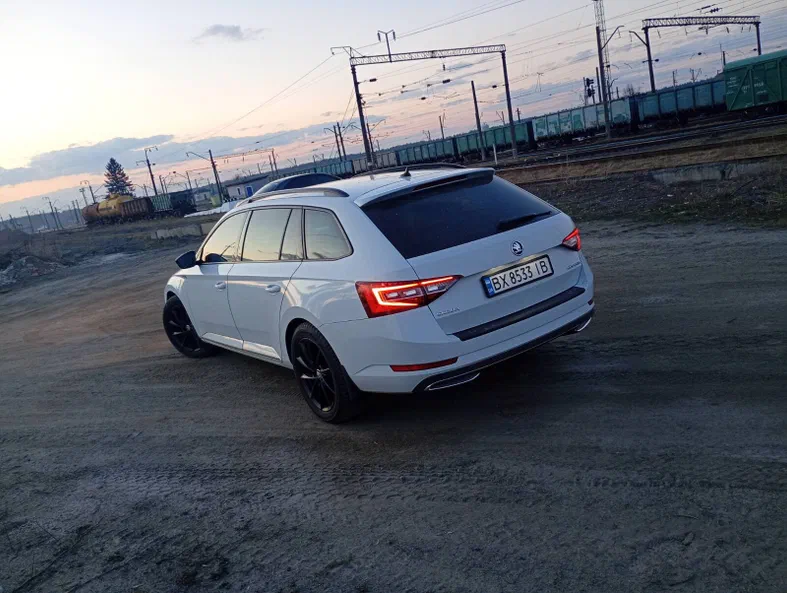 Skoda Superb 2019 - 5