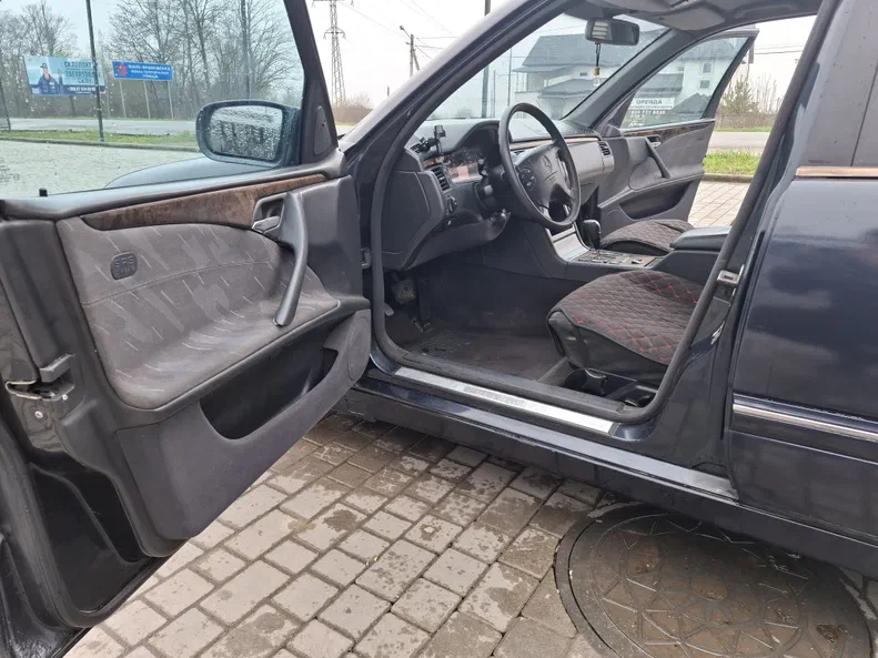 Mercedes-Benz E-Клас 2001 - 20