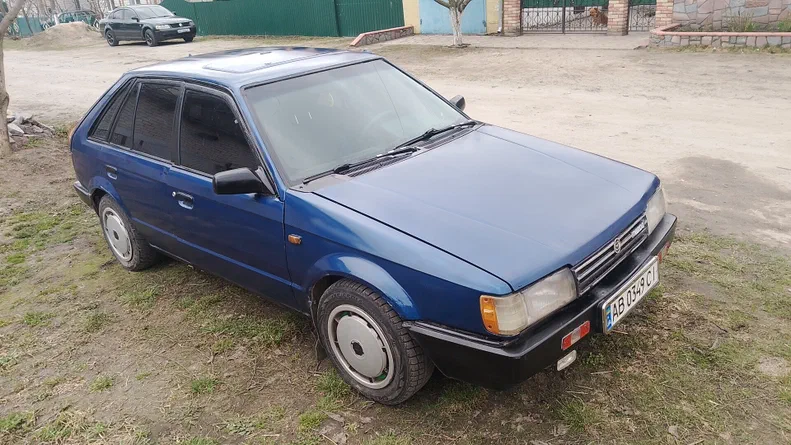 Mazda 323 1986
