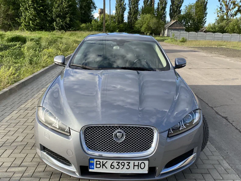 Jaguar XF 2013 - 12