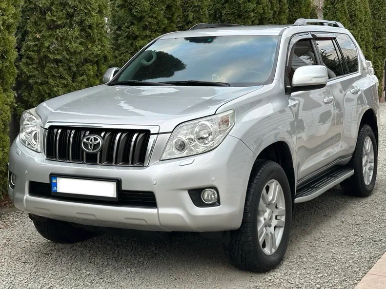 Toyota Land Cruiser Prado 2011