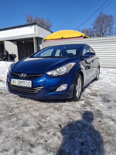 Hyundai Elantra 2012