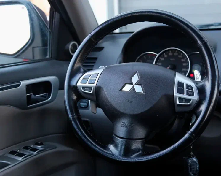 Mitsubishi Pajero Sport 2011 - 12