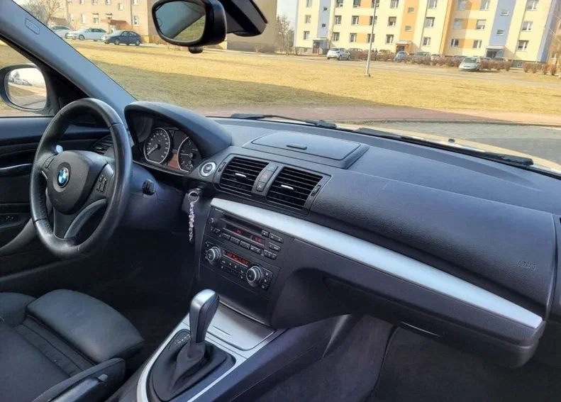 BMW 1 серія 2010 - 7