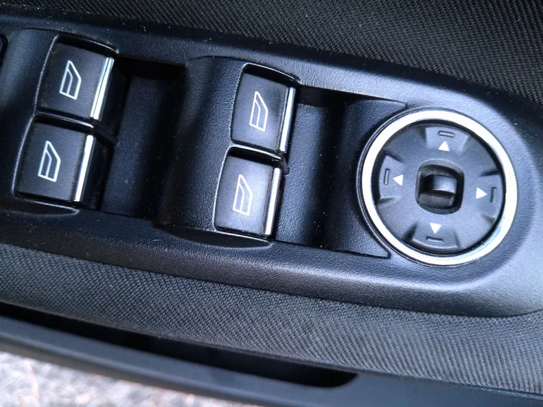 Ford Mondeo 2011 - 15