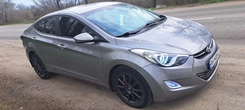 Hyundai Elantra 2011 - 3