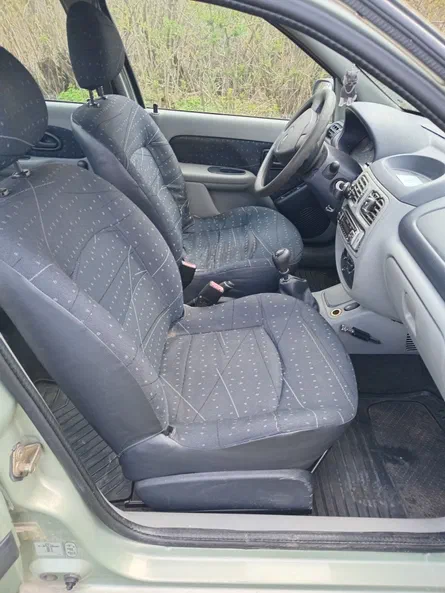 Renault Symbol 2003 - 7