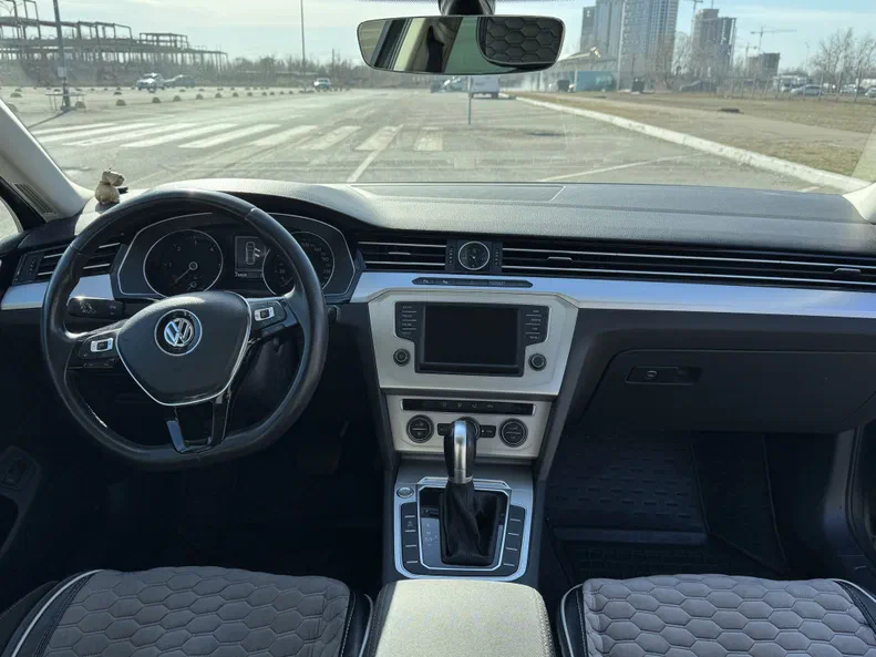 Volkswagen Passat 2016 - 11