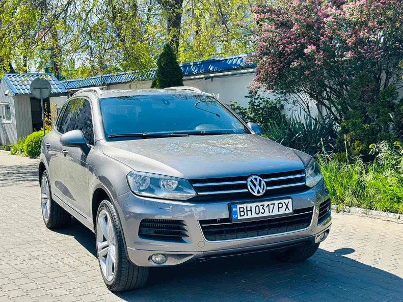 Volkswagen Touareg 2012 - 0