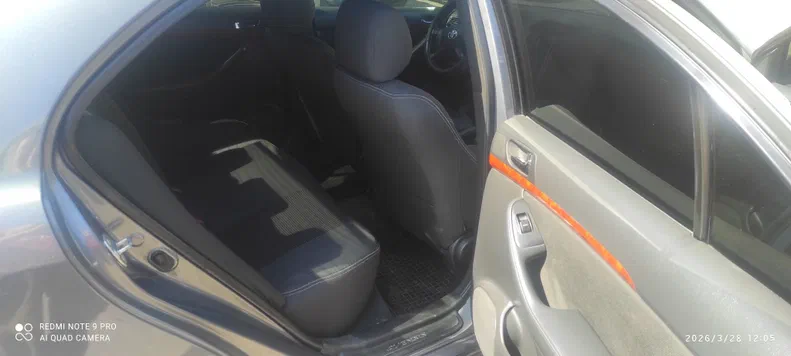 Toyota Avensis 2004 - 7
