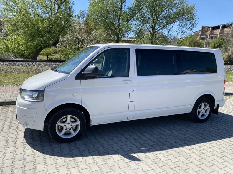 Volkswagen Caravelle 2013 - 0