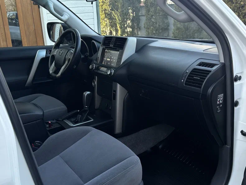 Toyota Land Cruiser Prado 2010 - 5