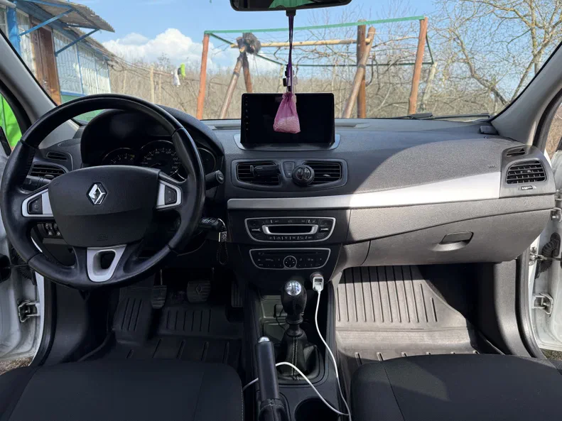 Renault Fluence 2012 - 7