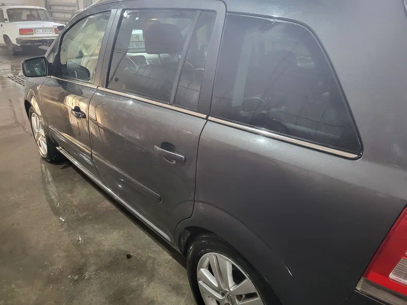 Opel Zafira 2011 - 0