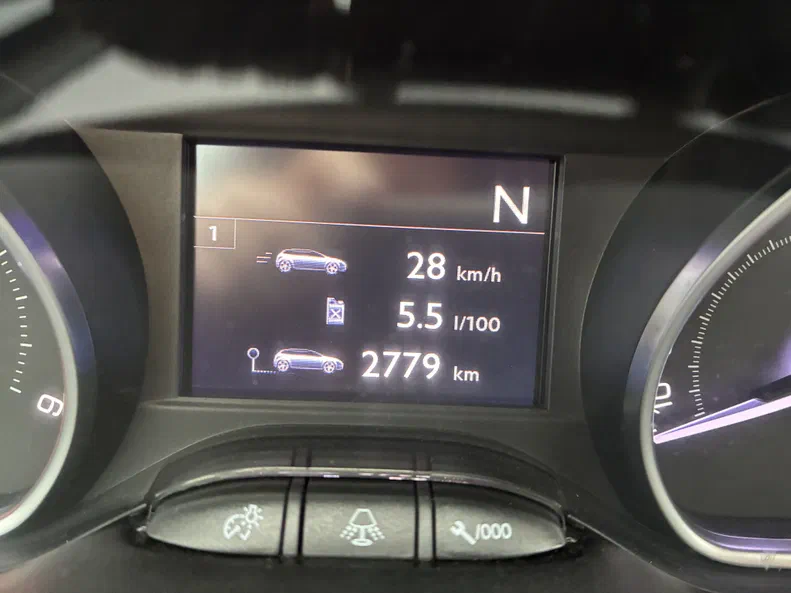 Peugeot 208 2013 - 11