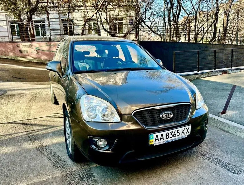 Kia Carens 2011