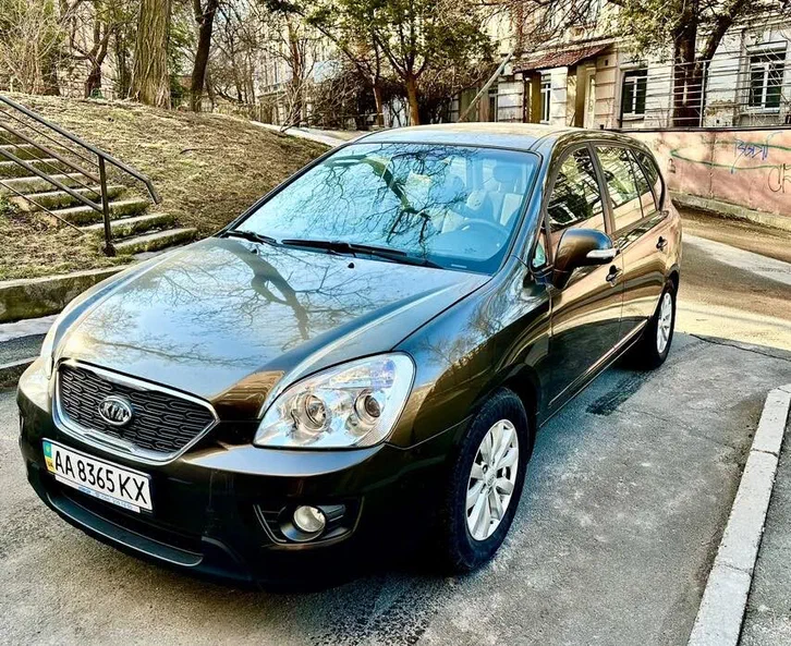 Kia Carens 2011