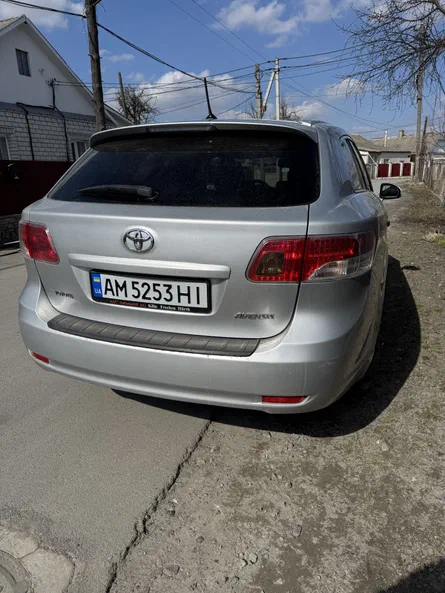 Toyota Avensis 2011 - 6