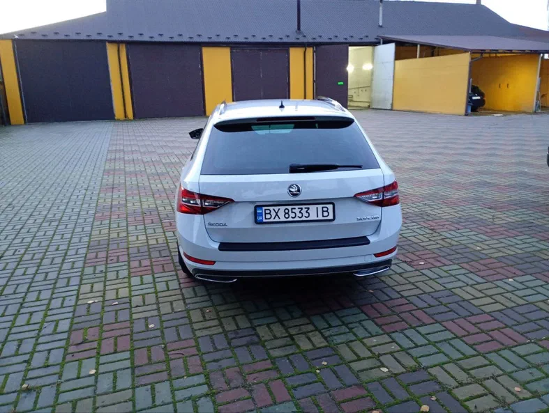 Skoda Superb 2019 - 13